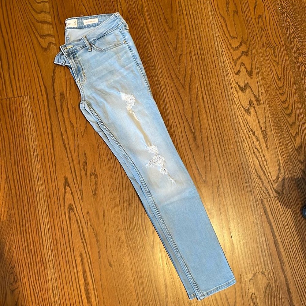 Ripped skinny jeans